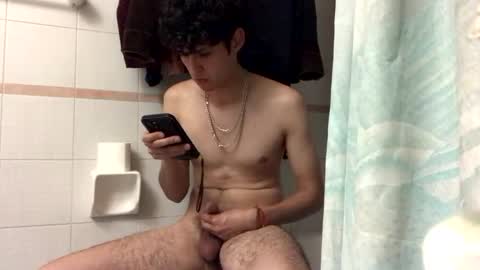 Snapshot of james2002og chatting on November 15, 3:15 am james2002og online show from November 15, 3:15 am