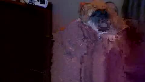 what you in too online show from October 25, 6:35 pm