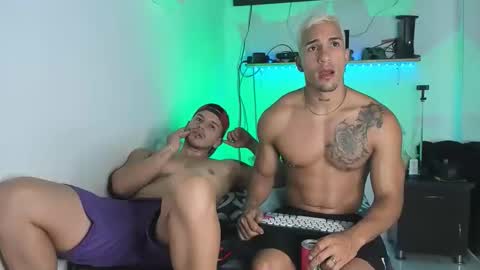 james_and_max online show from January 17, 3:11 am