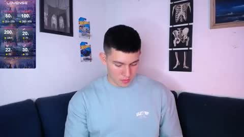 james_cr online show from December 18, 11:11 pm