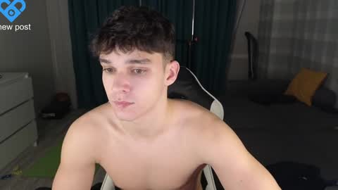 Snapshot of james_friends chatting on December 11, 1:05 am James online show from December 11, 1:05 am