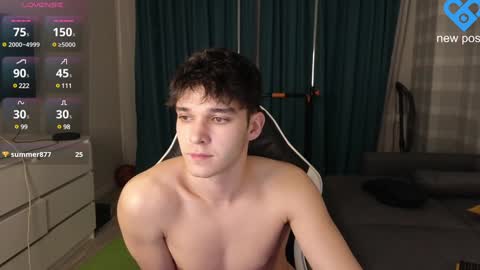 Snapshot of james_friends chatting on January 21, 8:43 pm James online show from January 21, 8:43 pm