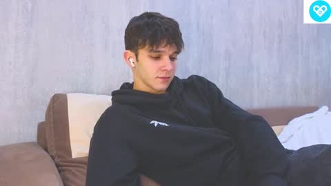 Snapshot of james_friends chatting on February 7, 9:37 pm James online show from February 7, 9:37 pm