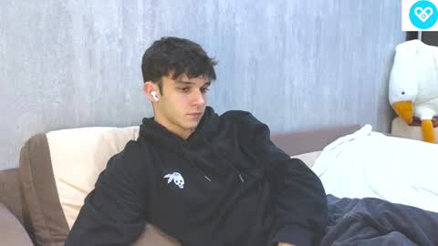 Snapshot of james_friends chatting on February 8, 10:51 pm James online show from February 8, 10:51 pm