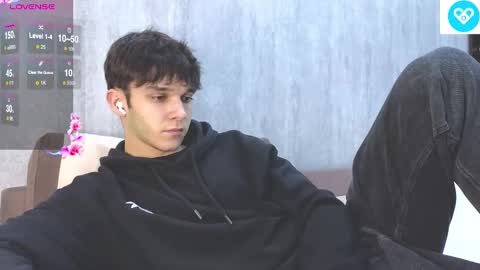 Snapshot of james_friends chatting on February 15, 8:54 pm James online show from February 15, 8:54 pm
