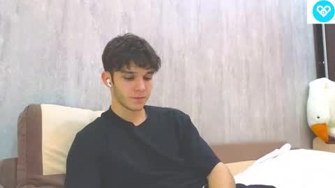 Snapshot of james_friends chatting on February 18, 11:08 pm James online show from February 18, 11:08 pm