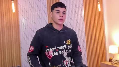 James online show from November 22, 7:57 pm