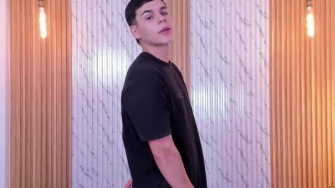 James online show from November 26, 7:26 pm