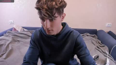 Snapshot of james_mil chatting on February 15, 8:01 pm James online show from February 15, 8:01 pm