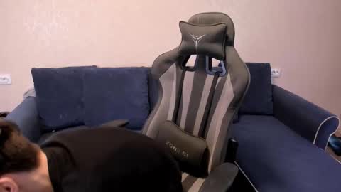 Snapshot of james_mil chatting on October 15, 7:14 pm James online show from October 15, 7:14 pm