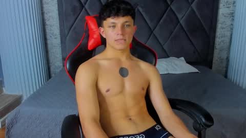 Snapshot of jamesgolden_ chatting on March 3, 3:31 pm jamesgolden_ online show from March 3, 3:31 pm