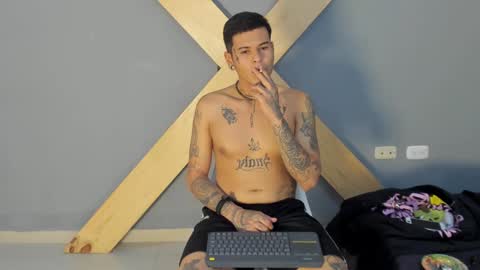 Jamesinked  online show from December 10, 5:33 pm