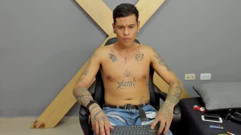 Jamesinked  online show from December 13, 6:49 pm