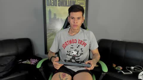 Jamesinked  online show from December 15, 6:59 pm