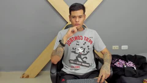 Jamesinked  online show from December 16, 6:38 pm
