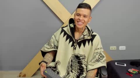 Jamesinked  online show from December 19, 2:35 pm