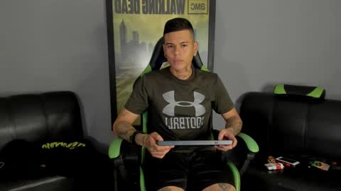 Jamesinked  online show from December 21, 6:44 pm