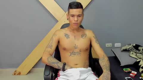 Jamesinked  online show from December 26, 4:04 pm