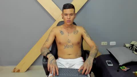 Jamesinked  online show from December 26, 7:05 pm