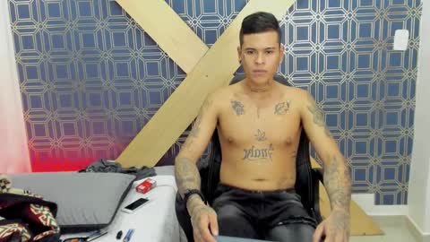 Jamesinked  online show from January 2, 7:40 pm