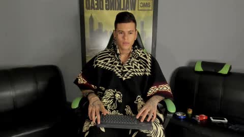 Jamesinked  online show from January 3, 6:33 am