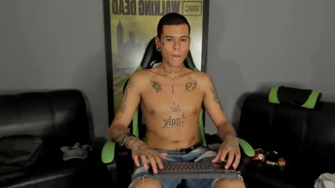 Jamesinked  online show from January 16, 12:45 am