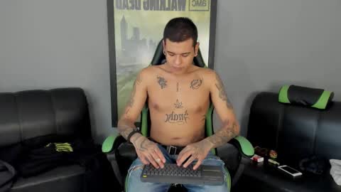 Jamesinked  online show from January 16, 7:52 pm