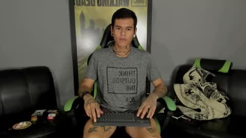 Jamesinked  online show from February 25, 9:46 pm