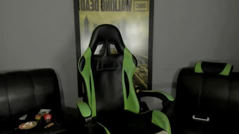 Jamesinked  online show from February 26, 12:49 am