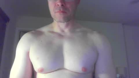 Snapshot of jamesjewels chatting on February 23, 5:56 am jamesjewels online show from February 23, 5:56 am