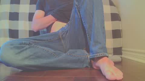 Snapshot of jamesknight57 chatting on December 14, 5:40 pm James online show from December 14, 5:40 pm