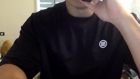 Snapshot of jamesmo820913 chatting on March 11, 8:52 am jamesmo820913 online show from March 11, 8:52 am