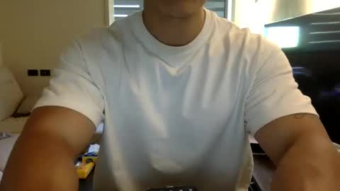 Snapshot of jamesmo820913 chatting on November 9, 2:32 am jamesmo820913 online show from November 9, 2:32 am