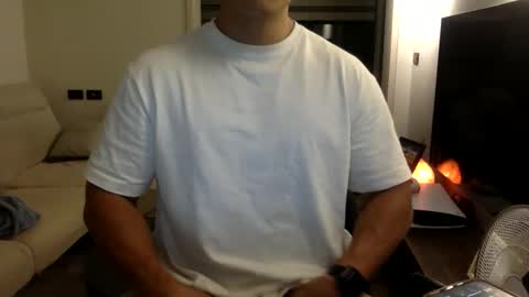 Snapshot of jamesmo820913 chatting on November 9, 2:37 pm jamesmo820913 online show from November 9, 2:37 pm