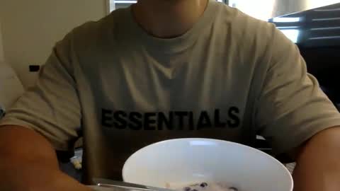 Snapshot of jamesmo820913 chatting on December 5, 1:58 am jamesmo820913 online show from December 5, 1:58 am