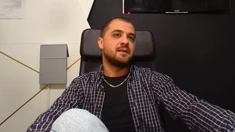 Snapshot of jamesmyersx chatting on November 25, 5:07 am JamesMyers online show from November 25, 5:07 am