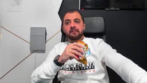 Snapshot of jamesmyersx chatting on December 2, 5:24 am JamesMyers online show from December 2, 5:24 am