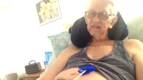 Snapshot of jamestheolder2 chatting on September 23, 2:20 pm james age 75 online show from September 23, 2:20 pm