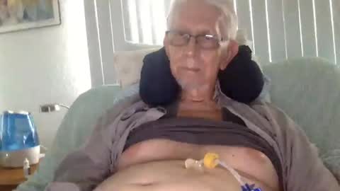 Snapshot of jamestheolder2 chatting on November 6, 7:59 pm james age 75 online show from November 6, 7:59 pm