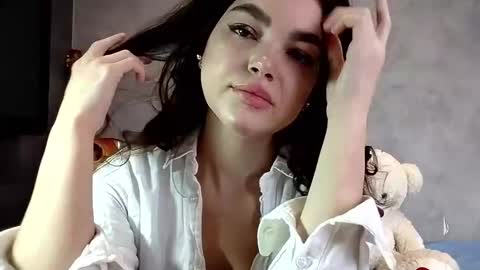 Snapshot of jameybergsman chatting on December 22, 9:28 am Betty online show from December 22, 9:28 am