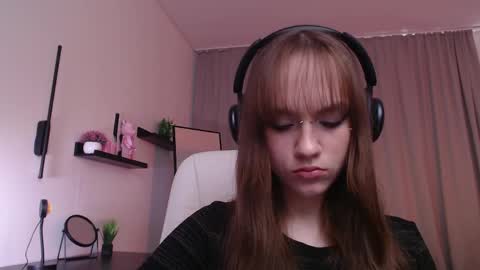 jamie_chung online show from April 6, 4:46 am