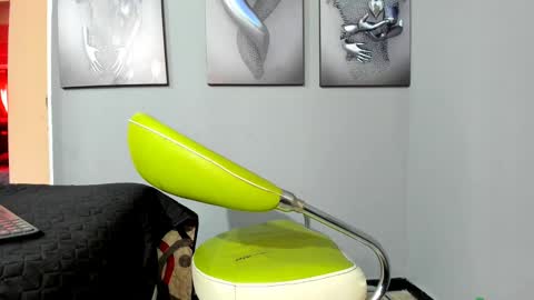 Snapshot of jamiee_f chatting on January 31, 2:49 pm jamiee f online show from January 31, 2:49 pm