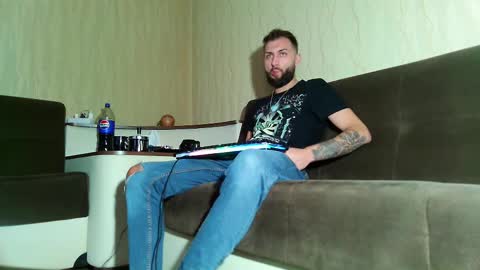 Robbie online show from February 22, 6:08 pm