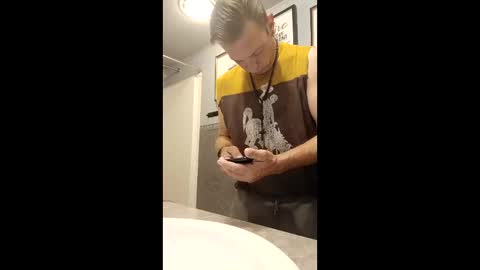 Snapshot of jamieshaneblueeyeswyo307 chatting on November 2, 4:42 pm Supafly307blueeyes9in online show from November 2, 4:42 pm