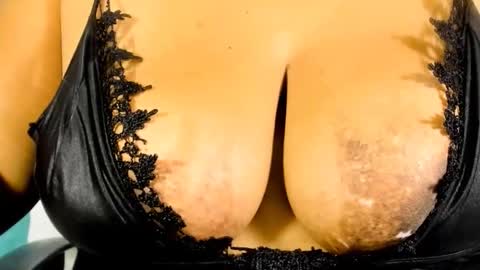 Snapshot of jan_milkhot chatting on October 24, 3:14 am jan_milkhot online show from October 24, 3:14 am