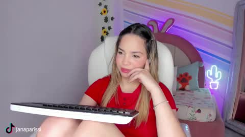 Snapshot of jana_parissi chatting on December 14, 8:24 pm Jana online show from December 14, 8:24 pm