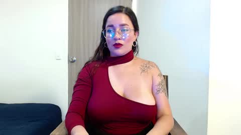 Snapshot of jane_and_paul1 chatting on February 10, 11:23 pm    online show from February 10, 11:23 pm