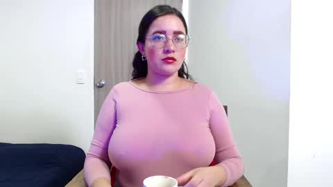 Snapshot of jane_and_paul1 chatting on February 21, 2:17 am    online show from February 21, 2:17 am