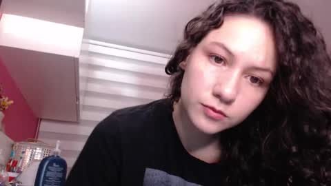 Snapshot of jane_r chatting on October 27, 10:47 pm Jane online show from October 27, 10:47 pm