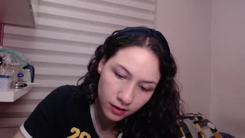 Snapshot of jane_r chatting on December 3, 12:18 am Jane online show from December 3, 12:18 am